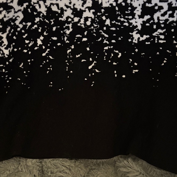 Black and White Leopard Print Sweater - Picture 4 of 6